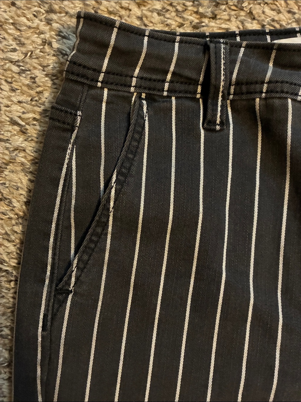 Kancan Lura High Rise Flare jeans in gray with pinstripes  -size 25 - Picture 2 of 8